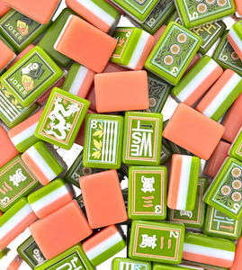En stock, Nouveau Mini Set de Mahjong de Voyage 4 couches en Mélamine Gravée, Luxe Moderne, 160 Tuiles Vert Art, Édition Américaine - Product Image 1