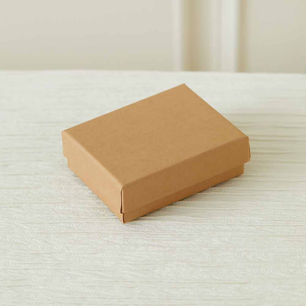 Marron [Boîte à collier 7 x 9 x 3 cm avec mousse]
