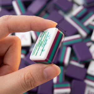 En stock: Lujoso juego de Mahjong americano de acrílico violeta oscuro, duradero, para viaje, juego de Mahjong para el día del domingo. - Product Image 4