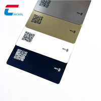 Tarjeta de Visita NFC de Metal Personalizada en Negro, Dorado, Plateado, Blanco y Rojo, con Chip NTAG213/215/216 y Códigos QR