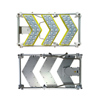 Panneau de signalisation routière à LED solaire standard européen avec flèche de sécurité, portée visuelle de 1000 m, garantie 1 an, marqueur de voie en métal