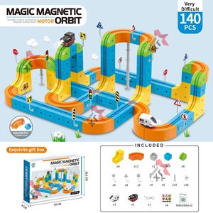 Ultimi Prodotti 2026: <span class=keywords><strong>Pista</strong></span> per Auto da Corsa Elettrica Flessibile USB-Powered STEM DIY, Set Treno Magnetico da 101 Pezzi per Bambini - Product Image 6