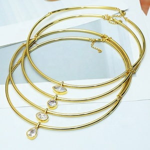 Collier ras du cou de luxe tendance en laiton plaqué or 18 carats avec pendentif en cristal taillé et facetté, bijou pour femme, cadeau - Product Image 3