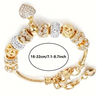 Nouveauté Bracelet en perles de verre rose pour femmes avec pendentif en cristal en forme de cœur Plaqué argent Bracelet de charme tendance