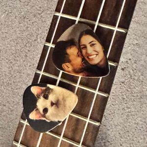 Púas de Guitarra Personalizadas para Amantes y Amigos |   Plástico ABS, Fotos y Textos Personalizados, Regalos para Días Festivos y Cumpleaños - Product Image 2