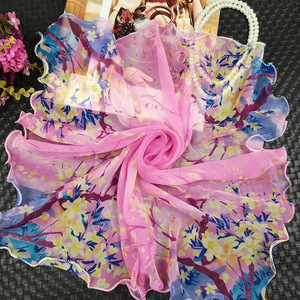 Pañuelo Cuadrado de Chifón con Estampado de Rosas y Protección Solar para Mujer - Product Image 5