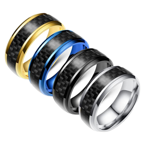 Anillo de boda de tungsteno para hombre con incrustaciones de fibra de carbono, diseño geométrico moderno, para uso diario y bodas. - Product Image 1