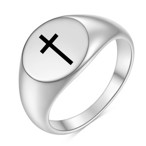 Anillo de acero inoxidable redondo de 12mm con cruz grabada con láser retro para mujer, joyería de uso diario, color dorado - Product Image 3