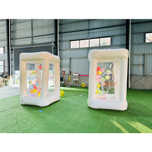 Caja de Dinero Inflable Blanca para Fiestas, Alquiler Comercial - Product Image 1