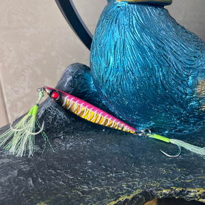 เหยื่อตกปลาทะเลแบบจิ๊ก เหยื่อเหล็กแผ่น สำหรับปลาแมคเคอเรลสเปน ตัวเบ็ดลวดเหล็กเรืองแสงในที่มืด ตกปลาแบบสั่นเร็ว ตกปลาจากเรือ - Product Image 1