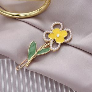 Pinzas para el cabello de verano para mujer Pasador de rana perla con accesorio de flor Cabello con metal y diamantes de imitación Directo de fábrica - Product Image 5