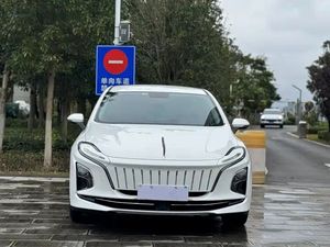 PRIX USINE HONGQI EQM5 2024 Voiture d'occasion à énergie nouvelle, conduite à gauche, <span class=keywords><strong>5</strong></span> places, autonomie 601-700 km, pour <span class=keywords><strong>taxi</strong></span>, 7000 unités en stock - Product Image 3