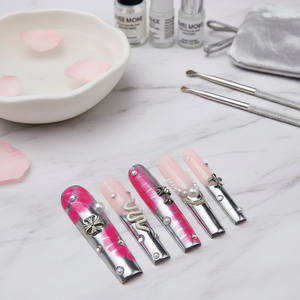 Di lusso lungo bara unghie rosa Chic Aura Press-on Set con colla ABS materiale Logo personalizzato stile francese salone Design che indossa modello - Product Image 3