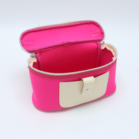 Trousse de Maquillage Rose Vif Tendance, Grande Trousse de Rangement Portable avec Poignée et Poche à Rabat, Organisateur Durable pour Articles de Toilette