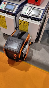 Máquina cortadora de limpieza de soldadura láser portátil de mano por punto Manual de aluminio con cable de batería de haz láser <span class=keywords><strong>4</strong></span> en 1 - Product Image 4