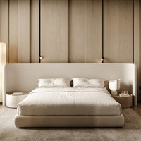 Lit rembourré minimaliste avec tête de lit large à ailes, taille King Queen, cadre de lit plateforme en tissu lin, style Japandi scandinave, OEM
