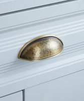 Poignées et boutons de meubles en laiton martelé, poignées de meubles en bronze, ensemble de barres de tirage architecturales symétriques pour entrée
