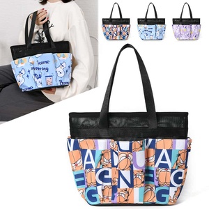 Sac fourre-tout en polyester à imprimé dessin animé, imperméable, forme carrée, usage quotidien, poignée souple, en gros - Product Image 4