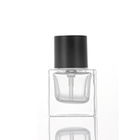 Vente en gros de flacons de lotion carrés de 30 ml, disponibles avec un bouchon pompe, idéal pour les voyages et les coffrets cadeaux