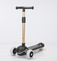 Vente en gros d'usine de trottinette de sport pliable en plein air Kids 3 PU Wheel Foot Push Scooters
