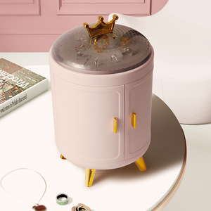 กล่องใส่เครื่องประดับรูปมงกุฎ 25 ลิตร พร้อมฝาปิดและขาตั้งสีทอง สำหรับเก็บแหวน สร้อยคอ ต่างหู - Product Image 4