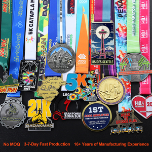 Medaglie Sportive Personalizzate in Lega di Zinco 3D per Taekwondo, Badminton, Basket, Maratona - Placcate in Oro OEM/ODM - Product Image 1