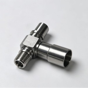 อุปกรณ์ข้อต่อท่อสแตนเลสที่ผลิตด้วยเครื่อง CNC เส้นผ่านศูนย์กลางสูงสุด 1000 มม. ความแม่นยำสูง ชิ้นส่วนยานยนต์ที่ปรับแต่งได้ - Product Image 2