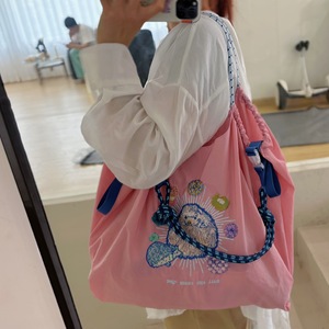 Bolsa de Compras Grande de Lona de Nailon con Bordado de Dibujos Animados Estilo Japonés - Product Image 3