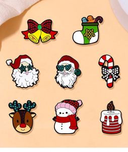 Broche Navideño con Diseño de Reno, Muñeco de Nieve y Santa Claus para Ropa, Bolsos, Sombreros y Accesorios de Regalo - Product Image 4