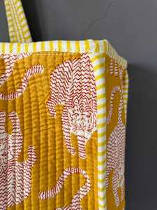 Sac fourre-tout matelassé en coton imprimé au bloc, fait main, élégant, fonctionnel, pour voyage et shopping, sac à bandoulière - Product Image 3