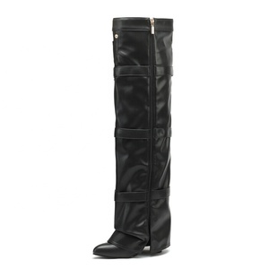 Bottes hautes pour femmes avec boucles de ceinture superposées, styles personnalisés, talons épais, en daim souple plissé - Product Image 2