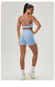 Soutien-gorge de sport croisé pour femme, col carré, avec coussinets amovibles, maintien léger, idéal pour le yoga, la gym et la course à pied - Product Image 4