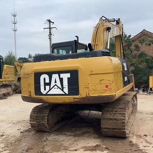 รถขุด CAT 320D2 สีเหลือง แบบติดตั้งบนราง สำหรับงานก่อสร้างหนัก - Product Image 2
