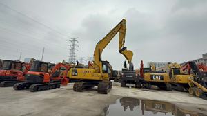 Excavatrice hydraulique Komatsu PC210-8 d'occasion, performance supérieure, marque japonaise, 21 tonnes, 2022, avec moteur et engrenages, à vendre - Product Image 2