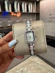 Montre connectée élégante ultra-luxe pour femme, bracelet en cuir 22 mm, ultra-fine, avec suivi de l'oxygène sanguin, résistante à l'eau, phase de lune, couronne en alliage - Product Image 3