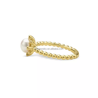 Bague cocktail HELE Factory personnalisée en or 18 carats avec perle de culture blanche ronde, bijou animalier tendance pour femme, à porter au quotidien