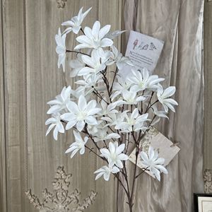 Bouquet de fleurs artificielles en soie blanche moderne haut de gamme en gros, fleurs en plastique, produit fini de haute qualité, décorations de <span class=keywords><strong>mariage</strong></span> - Product Image 6