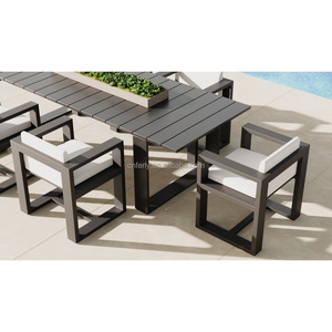 Ferly <span class=keywords><strong>2023</strong></span> Vente chaude Tables <span class=keywords><strong>de</strong></span> restaurant en aluminium pour l'extérieur, durables par tous les temps, ensemble <span class=keywords><strong>de</strong></span> <span class=keywords><strong>table</strong></span> à manger <span class=keywords><strong>de</strong></span> patio avec chaises - Product Image 1