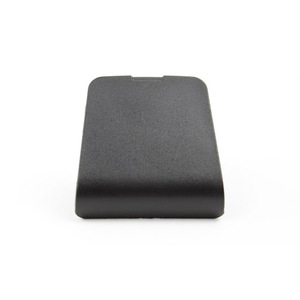 Cubierta de plástico negra para el orificio del cabrestante del neumático de repuesto del parachoques trasero de Ram 1500, 68299112AC - Product Image 3