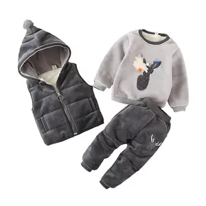 新款时尚男婴冬季休闲保暖服装套装精品男童连帽厚运动衫套装