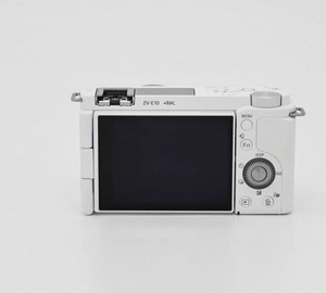Appareil photo ZV-E10 d'occasion — 24,2 MP APS-C + autofocus 425 points, excellent état, entièrement fonctionnel ! - Product Image 2