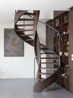 Escalier en colimaçon moderne pour grenier, idéal pour petits espaces résidentiels - Vente Flash