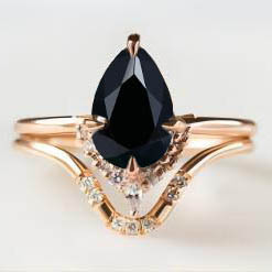 Anillo de Compromiso de Oro Rosa para Mujer con Amatista, Gema de Corte Pera con Detalles de Diamantes, Montura Romántica de Garras - Product Image 2
