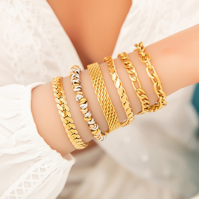 Fashion Cuff Bracelets 18K Gold Titanium Steel Light Luxury Instagram Style Jewelry Multi Layer Chain Design Twisted Dough
