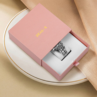 Großhandel Mode Basispreis 10*10*6cm Kleine Papier-Karton Ring-Uhren-Schublade Verpackung Geprägte Schmuck-Geschenkbox