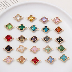 จี้คริสตัลรูปใบโคลเวอร์สี่แฉกประดับด้วยพลอยหลากสีขนาด 12*17 มม. พร้อมตัวเชื่อมสองด้าน สำหรับทำเครื่องประดับ DIY - Product Image 1