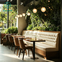 Ron Group Eco-vriendelijke commerciële restaurantmeubelen set met gestoffeerde hoge rugbanken, leren stoelen en vierkante houten tafel