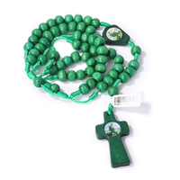 Chapelet en bois rouge avec croix religieuse et médaillon de saint, collier chapelet catholique en bois, pendentif croix