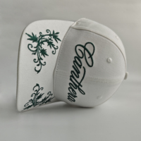 Casquette de baseball élégante en coton vert à motif floral et feuilles, avec broderie Canthera Script blanche, pour le style urbain quotidien, les sorties au jardin et les occasions décontractées