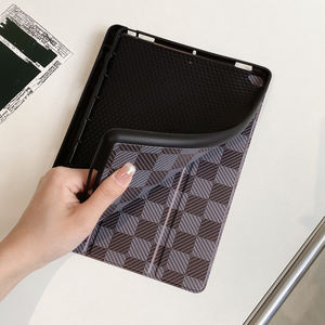 Échiquier Texture support 3 plis couverture en cuir pour <span class=keywords><strong>iPad</strong></span> <span class=keywords><strong>5</strong></span> 6 7 8 9 10e génération étui Air Pro 2024 MINI 3 4 Pro 11 12.9 13 pouces - Product Image 6